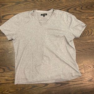 Banana Republic Men’s gray t-shirt 100% cotton size L